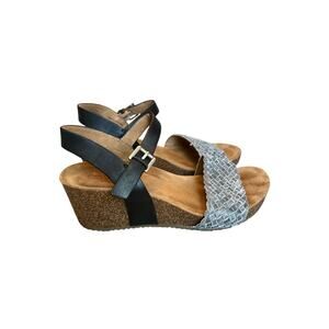 Comfortiva Eshana Wedge Sandals Gray Woven Leather Black Ankle Strap Size 7.5
